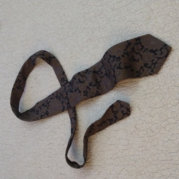 Gieves & Hawkes Black/Gold/Gray Paisley Hand Sewn Silk Tie
